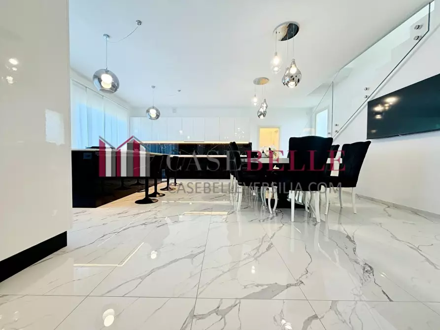 Immagine 6 di Villa in vendita  a Pietrasanta