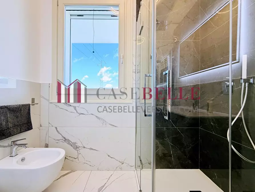 Immagine 13 di Villa in vendita  a Pietrasanta