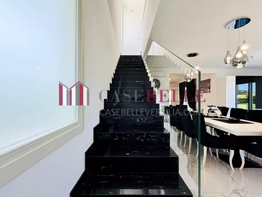 Immagine 24 di Villa in vendita  a Pietrasanta