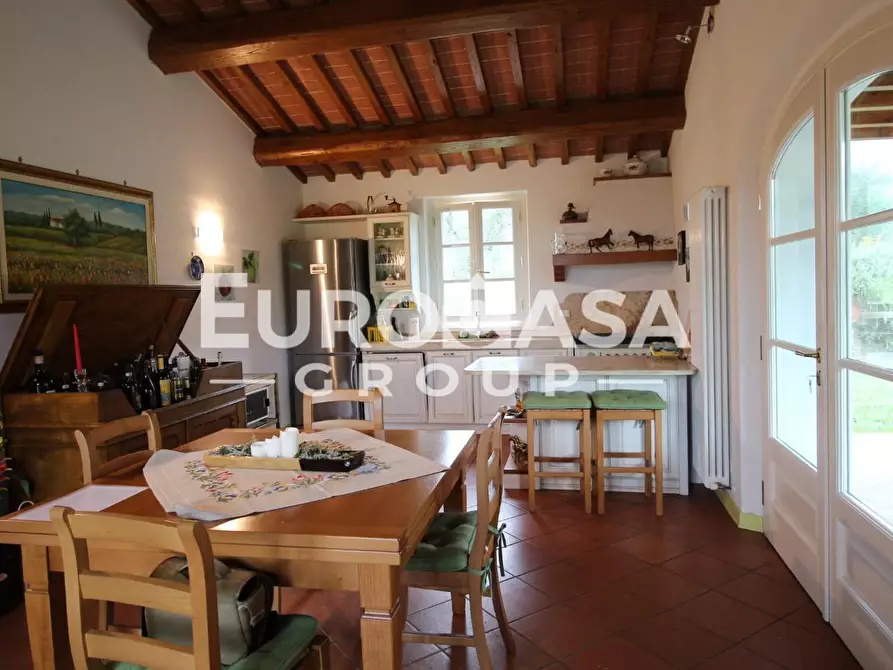 Immagine 6 di Villa in vendita  a Capannori