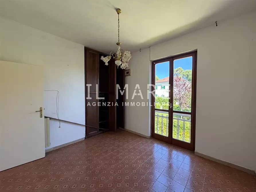 Immagine 17 di Appartamento in vendita  a Massa