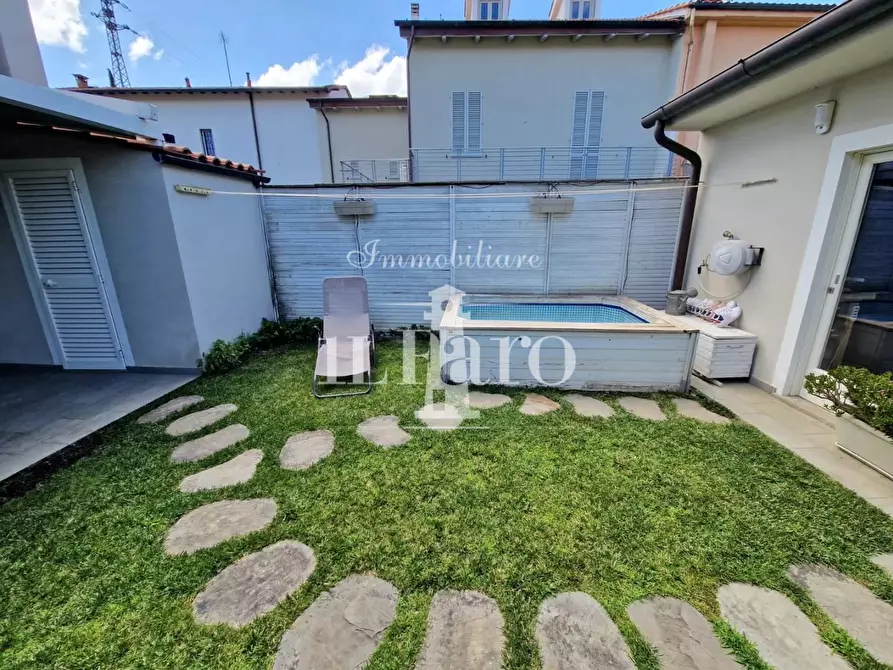 Immagine 3 di Villetta a schiera in vendita  a Campi Bisenzio