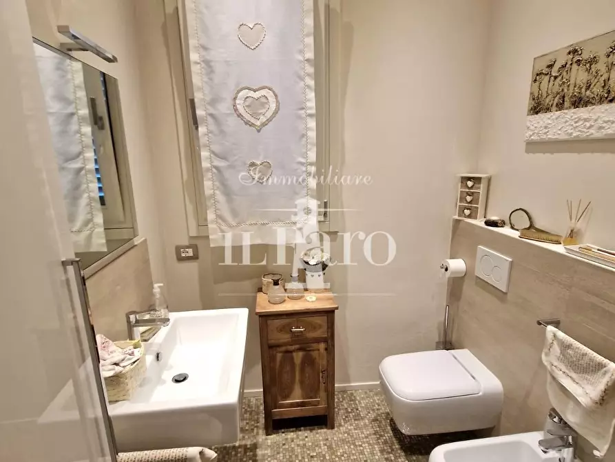 Immagine 31 di Villetta a schiera in vendita  a Campi Bisenzio