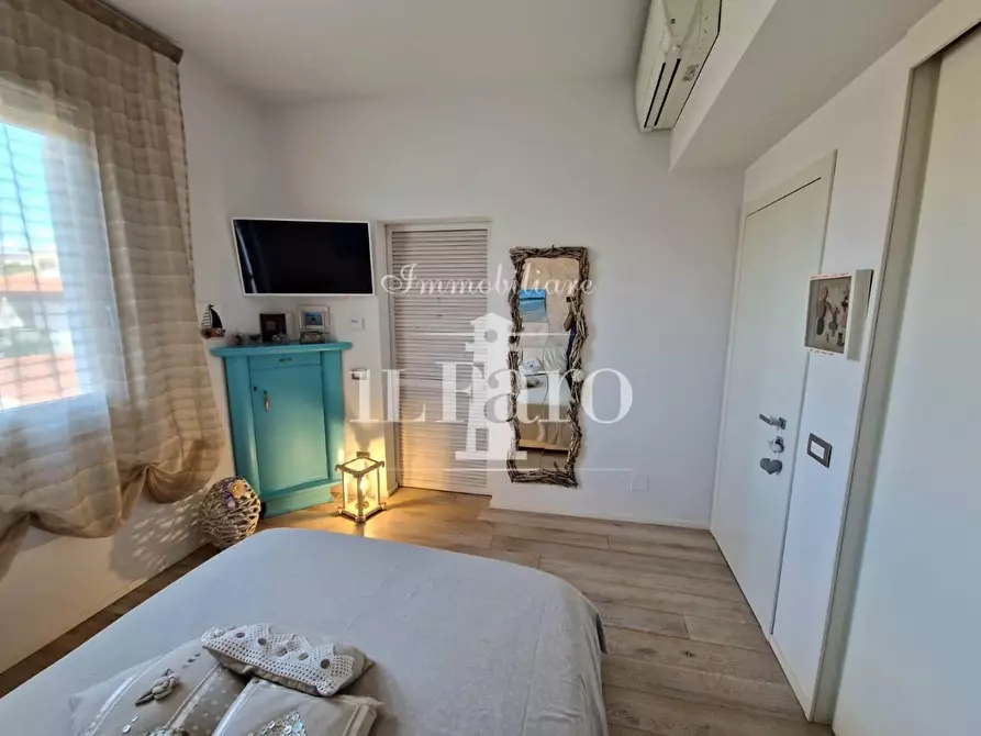 Immagine 33 di Villetta a schiera in vendita  a Campi Bisenzio