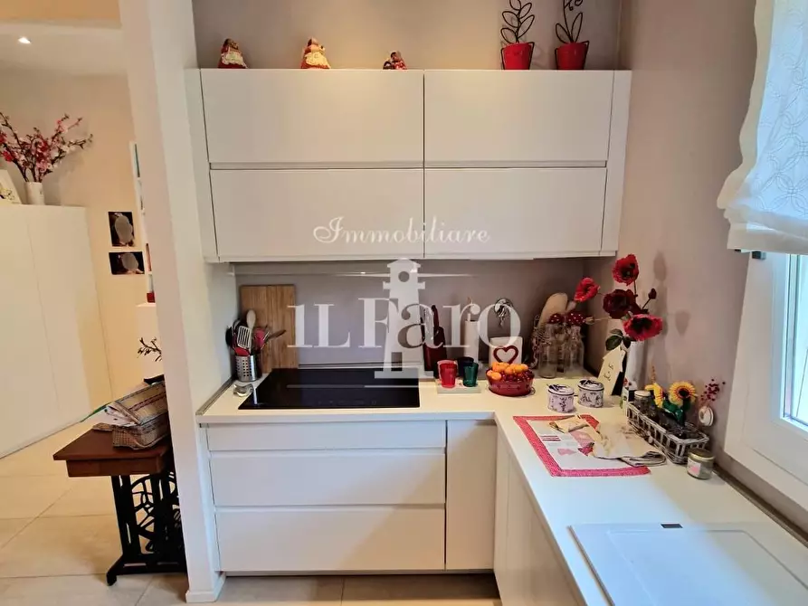 Immagine 27 di Villetta a schiera in vendita  a Campi Bisenzio