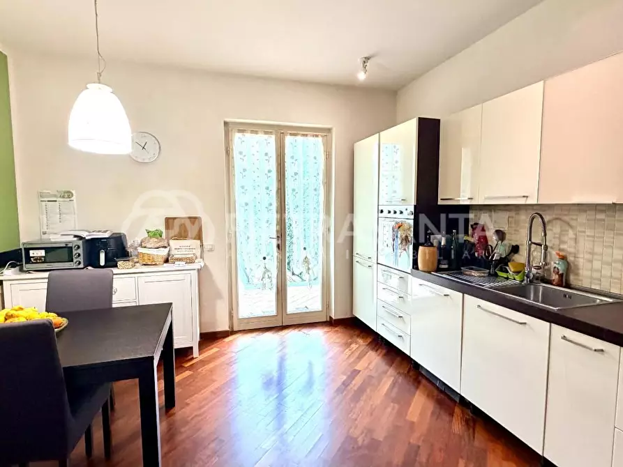 Immagine 3 di Villa in vendita  a Pietrasanta