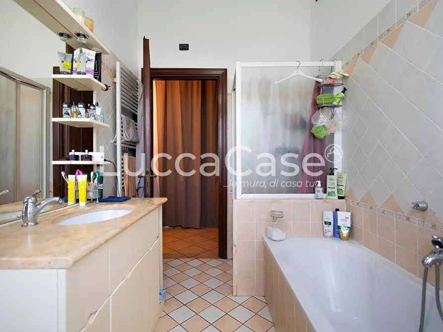 Immagine 22 di Appartamento in vendita  a Capannori