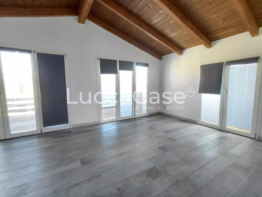 Immagine 11 di Villa in vendita  a Altopascio