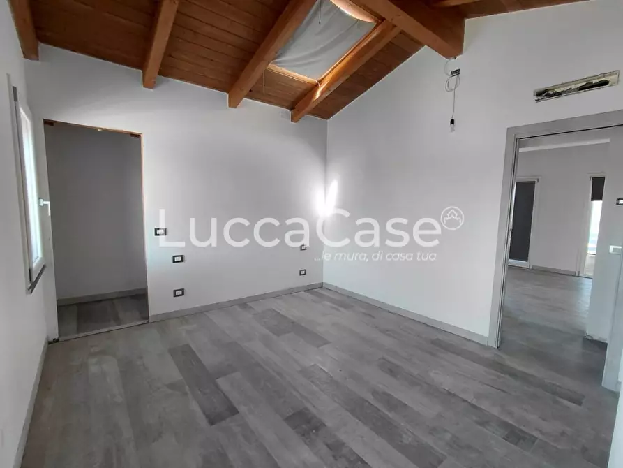 Immagine 9 di Villa in vendita  a Altopascio