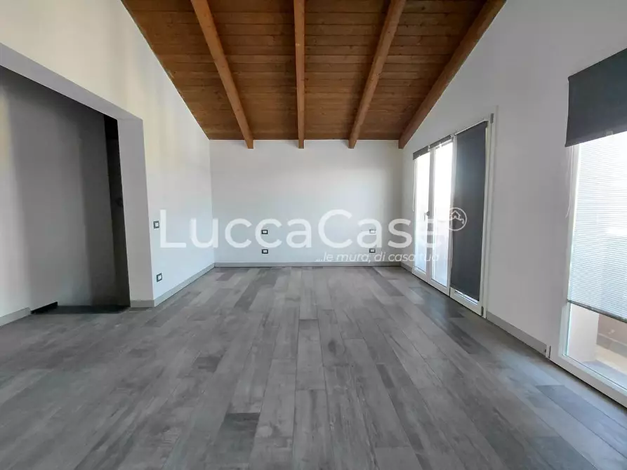 Immagine 2 di Villa in vendita  a Altopascio