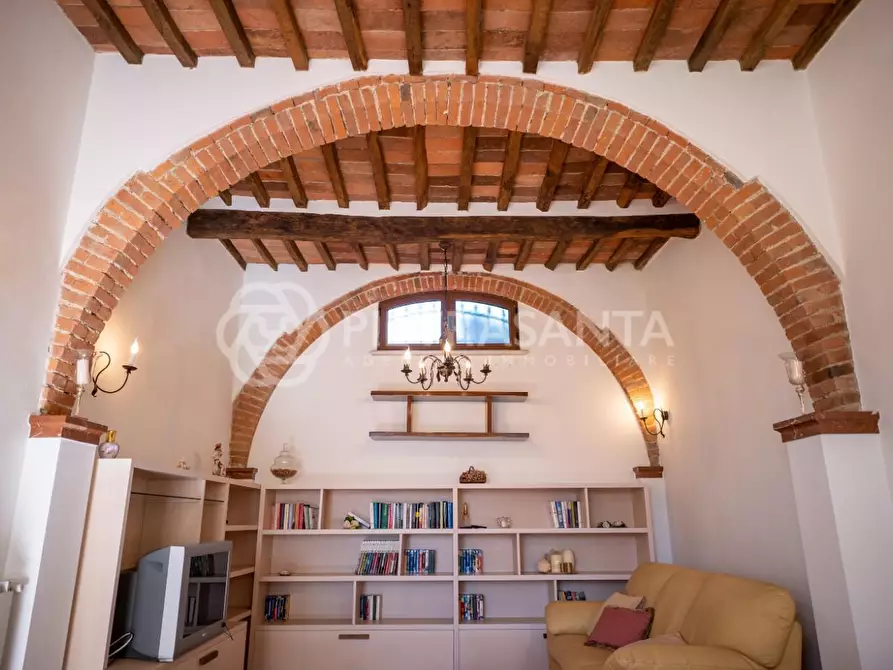 Immagine 13 di Casa colonica in vendita  a Pietrasanta