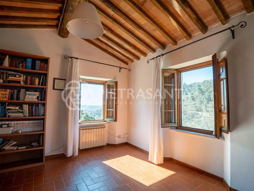 Immagine 15 di Casa colonica in vendita  a Pietrasanta