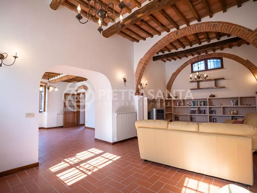 Immagine 14 di Casa colonica in vendita  a Pietrasanta