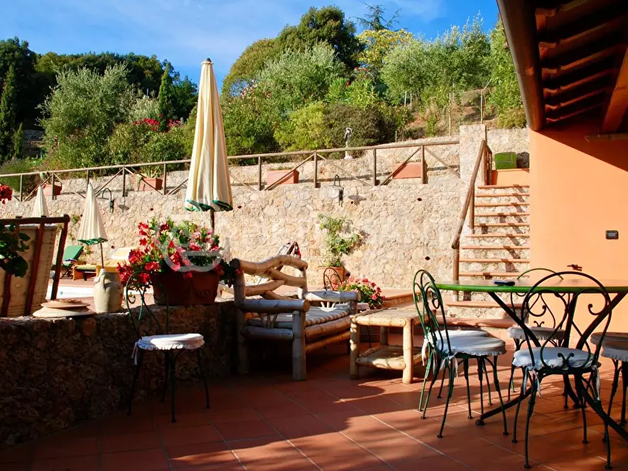 Immagine 7 di Villa in vendita  a Pietrasanta