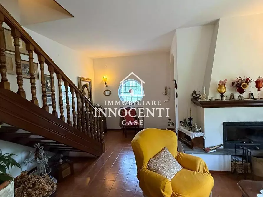 Immagine 24 di Villa in vendita  a Massa