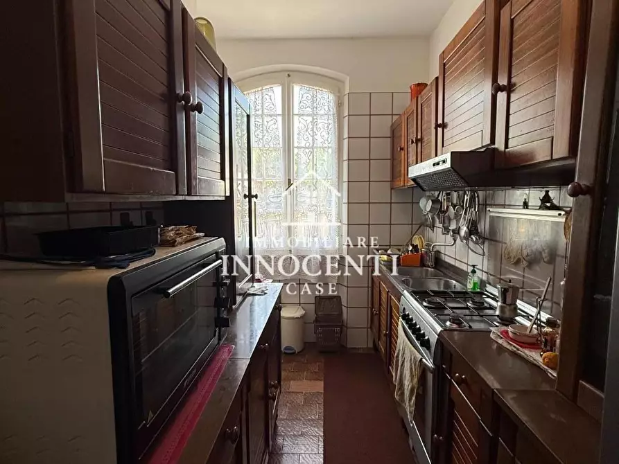 Immagine 26 di Villa in vendita  a Massa