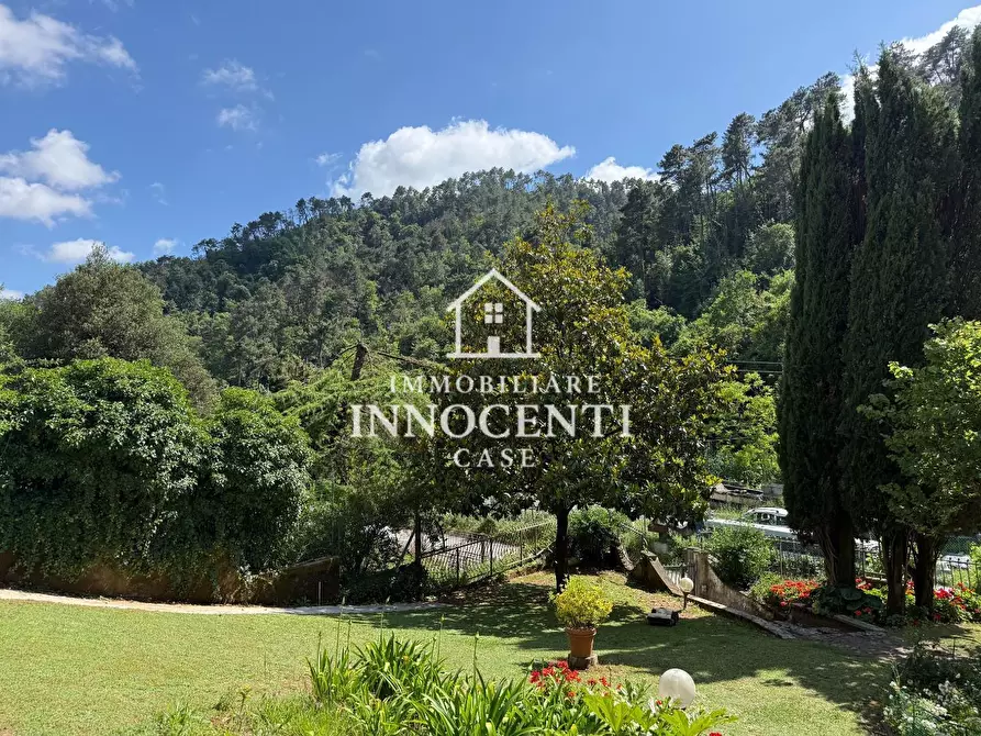 Immagine 16 di Villa in vendita  a Massa