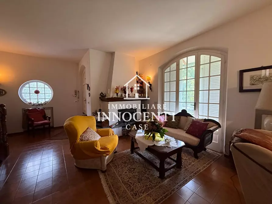Immagine 23 di Villa in vendita  a Massa