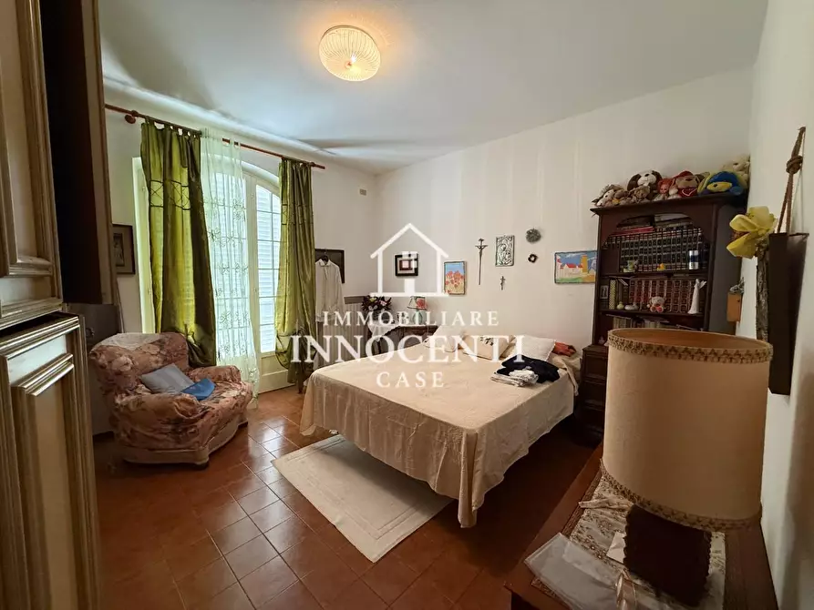Immagine 30 di Villa in vendita  a Massa