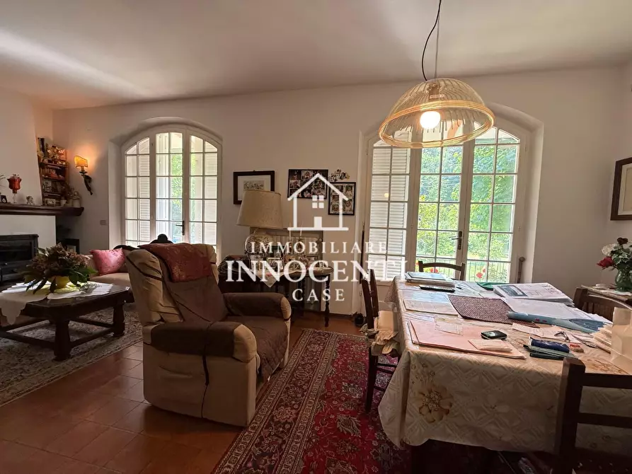Immagine 25 di Villa in vendita  a Massa