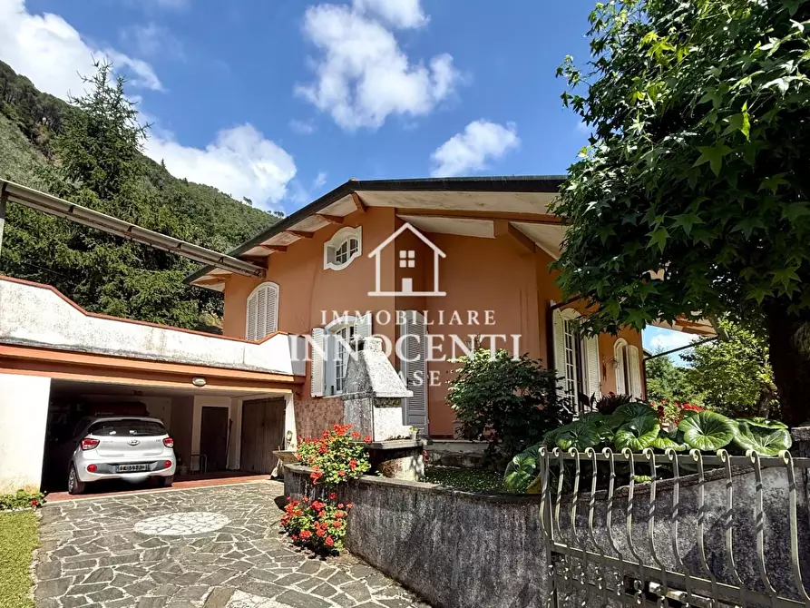 Immagine 4 di Villa in vendita  a Massa