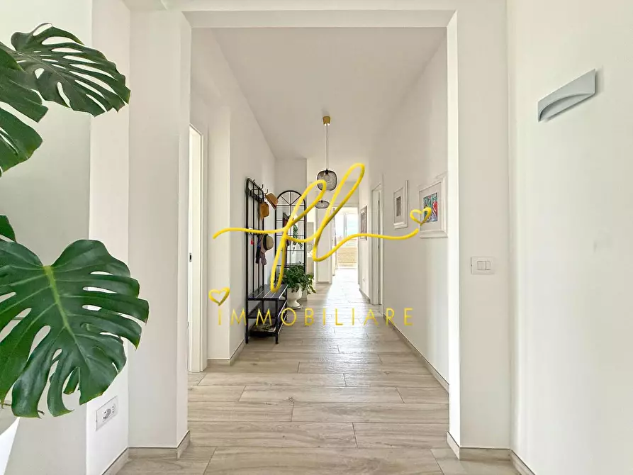 Immagine 36 di Appartamento in vendita  a Livorno