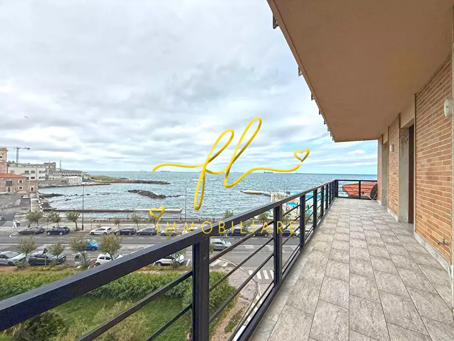 Immagine 11 di Appartamento in vendita  a Livorno