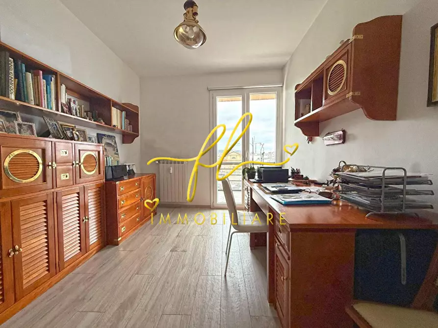 Immagine 32 di Appartamento in vendita  a Livorno