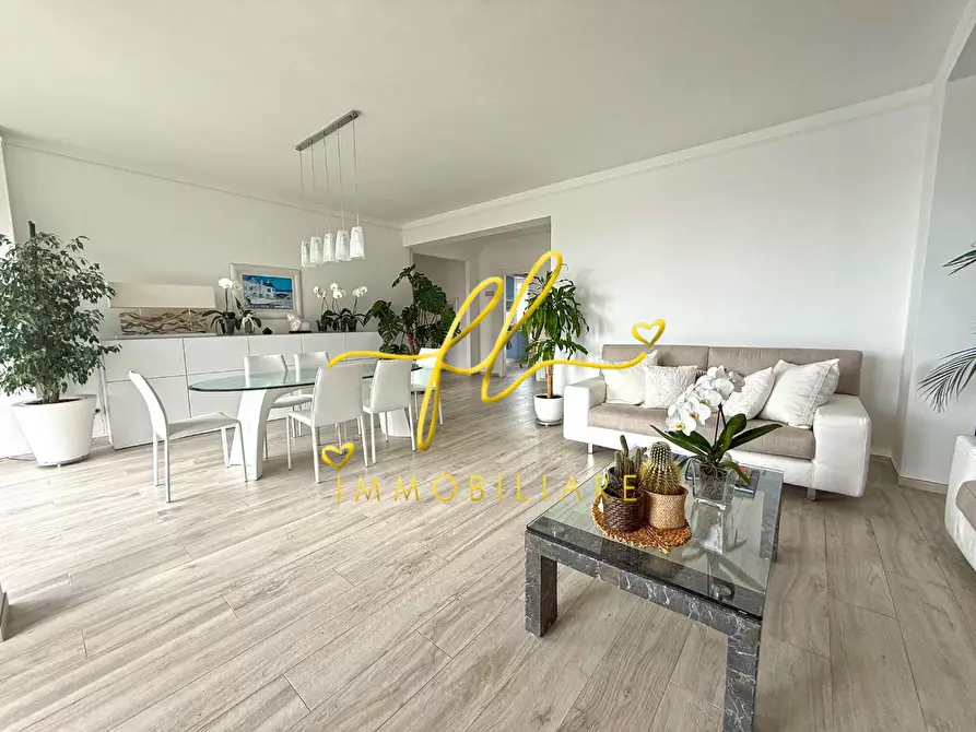 Immagine 6 di Appartamento in vendita  a Livorno