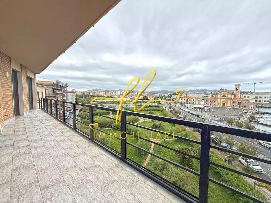 Immagine 13 di Appartamento in vendita  a Livorno