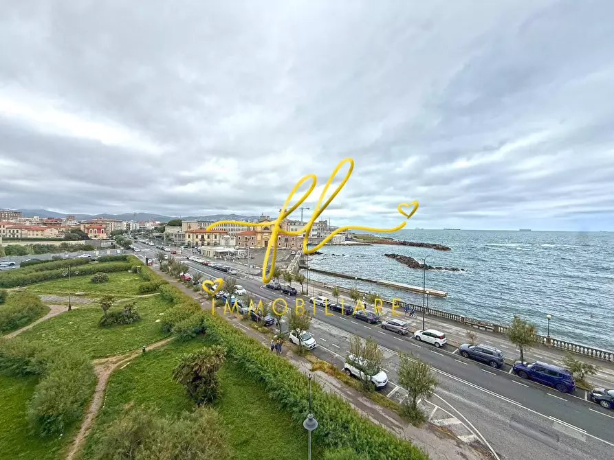 Immagine 12 di Appartamento in vendita  a Livorno