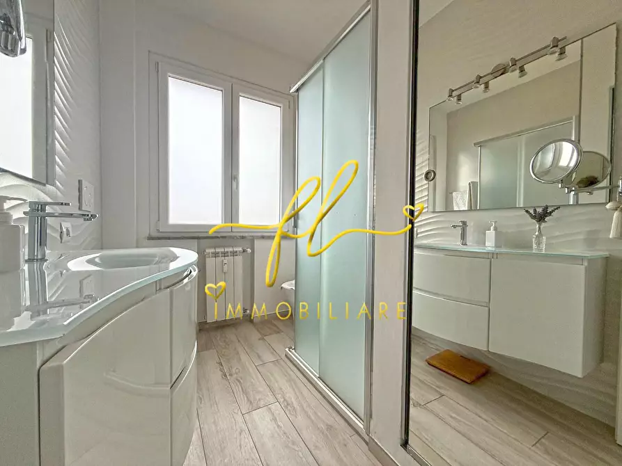 Immagine 28 di Appartamento in vendita  a Livorno