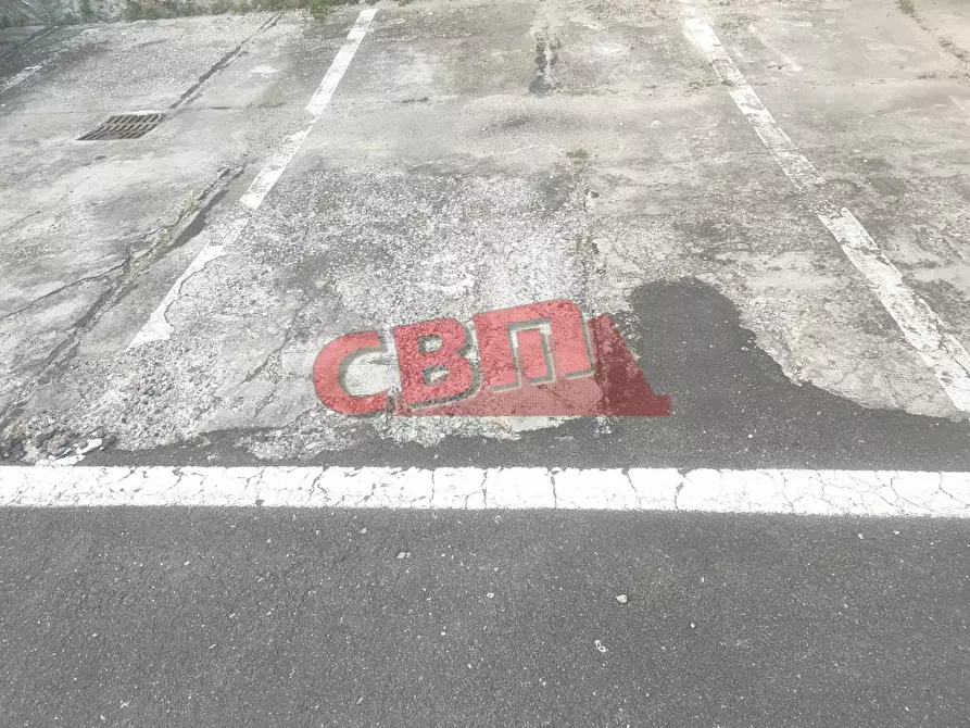 Immagine 2 di Garage in vendita  a Livorno