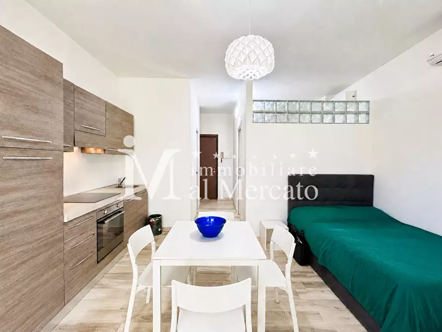 Immagine 10 di Appartamento in vendita  a Viareggio
