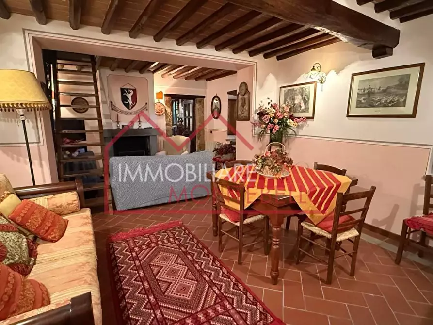 Immagine 2 di Rustico / casale in vendita  a Camaiore