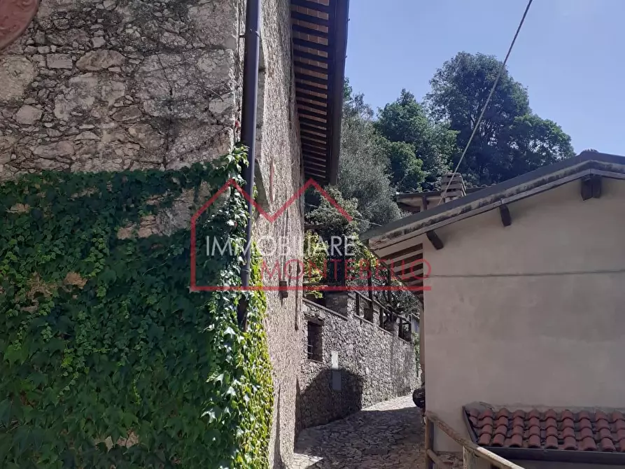 Immagine 42 di Rustico / casale in vendita  a Camaiore