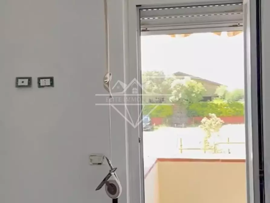 Immagine 2 di Appartamento in vendita  a Sarzana