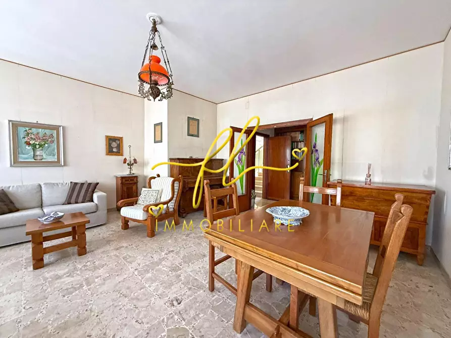 Immagine 2 di Appartamento in vendita  a Cecina
