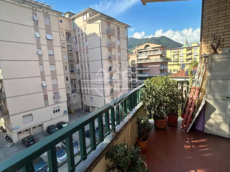 Immagine 4 di Appartamento in vendita  a Massa