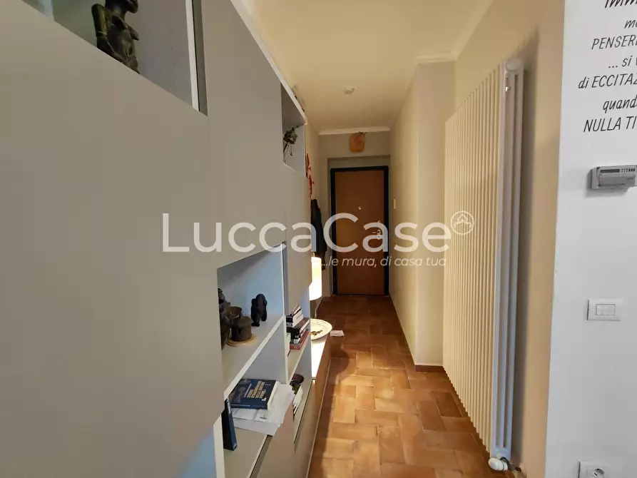 Immagine 8 di Appartamento in vendita  a Lucca