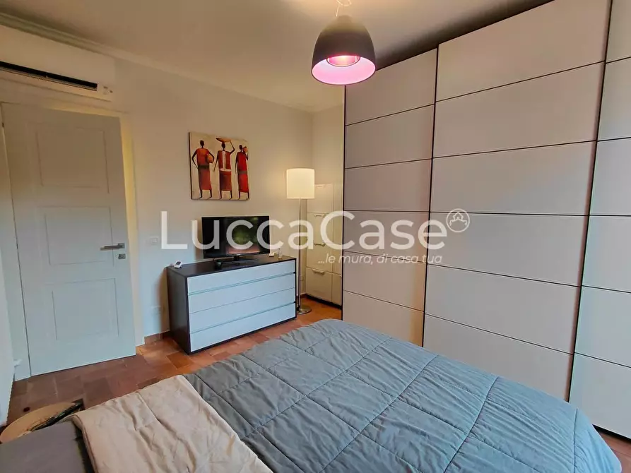 Immagine 9 di Appartamento in vendita  a Lucca