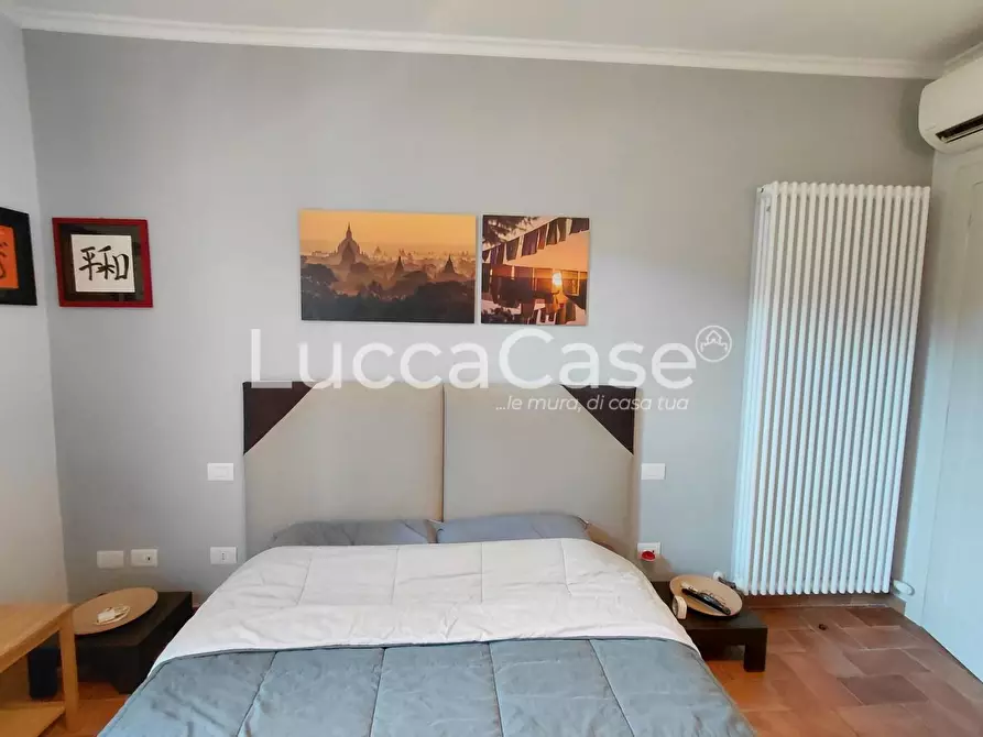 Immagine 10 di Appartamento in vendita  a Lucca