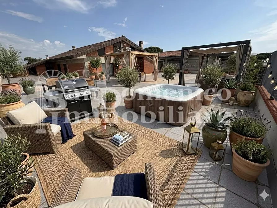Immagine 1 di Casa indipendente in vendita  a Pisa