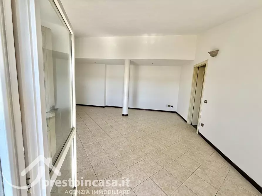 Immagine 7 di Appartamento in vendita  a Viareggio