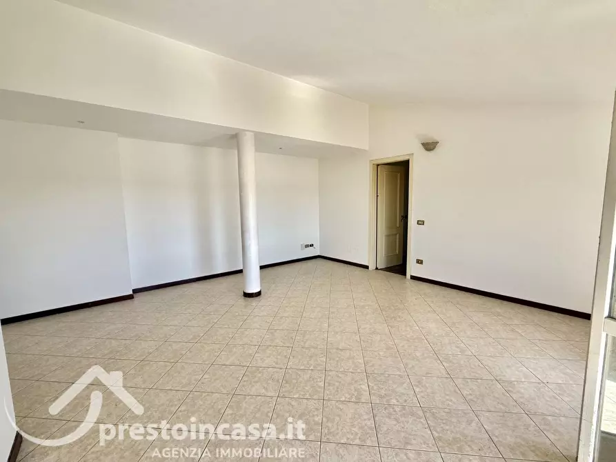 Immagine 2 di Appartamento in vendita  a Viareggio