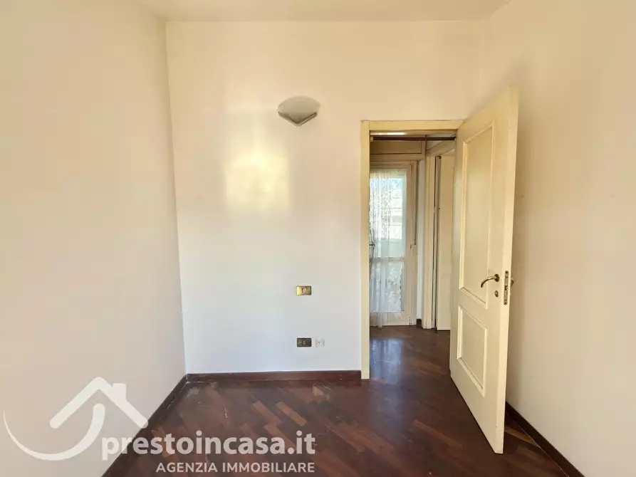 Immagine 21 di Appartamento in vendita  a Viareggio