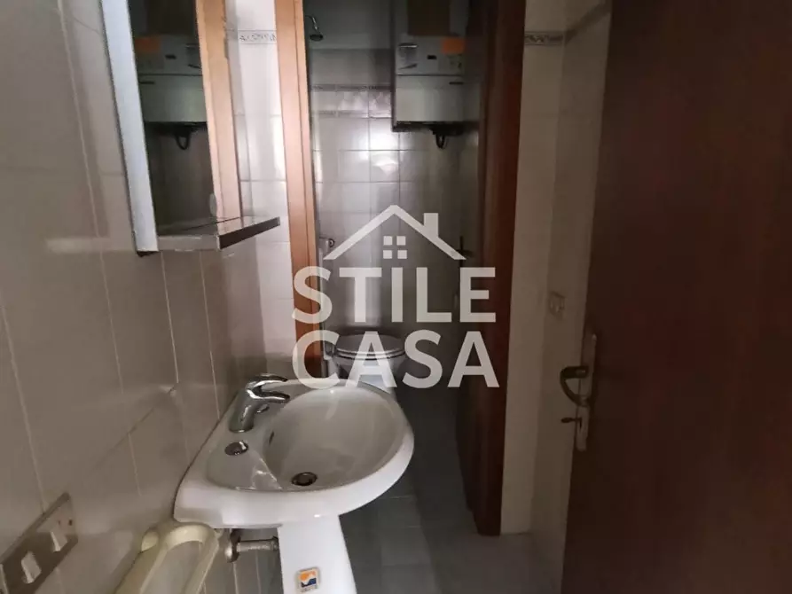 Immagine 8 di Locale commerciale in affitto  a Santa Croce Sull'arno