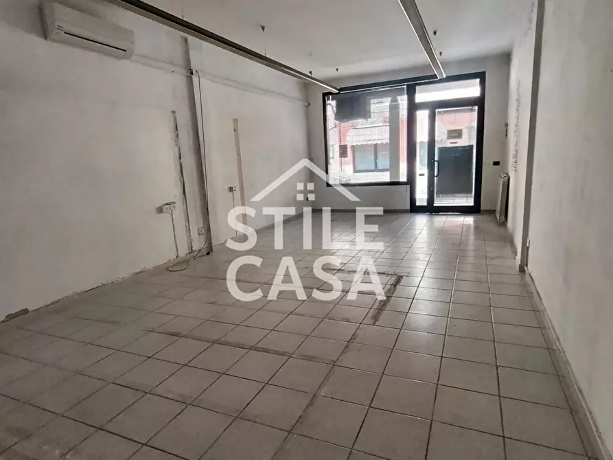 Immagine 5 di Locale commerciale in affitto  a Santa Croce Sull'arno