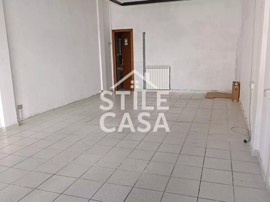 Immagine 4 di Locale commerciale in affitto  a Santa Croce Sull'arno