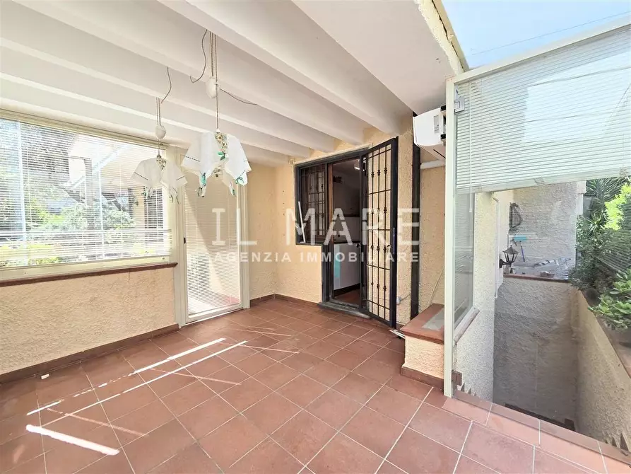 Immagine 25 di Villa in vendita  a Massa